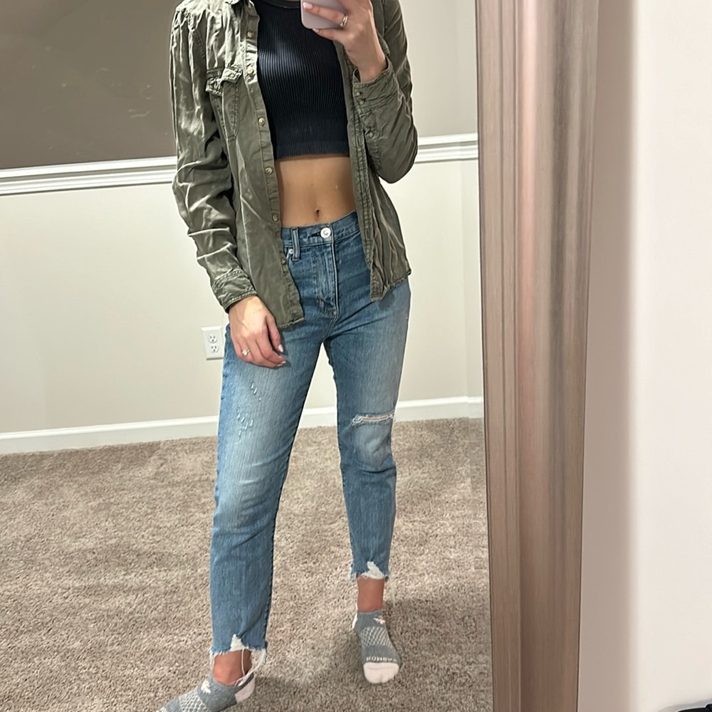 American Eagle top